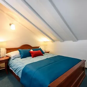villa-meri.hotels-in-trogir.com/