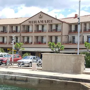 hotel-miramare-njivice.primorje-gorskikotar.com/
